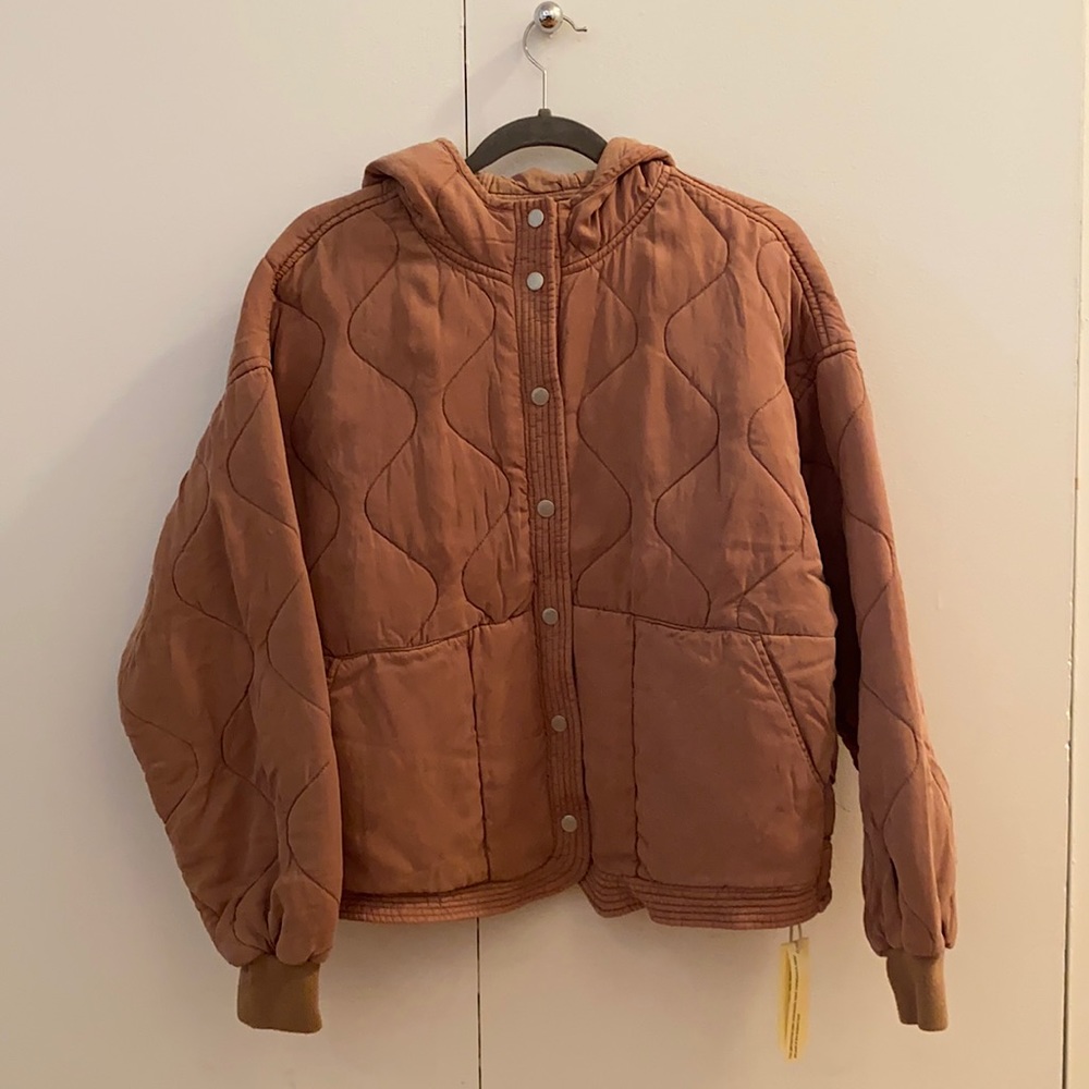 Adorable Blank NYC quilted jacket with hood
